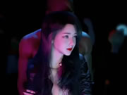 美しさと黒人男性のダンス